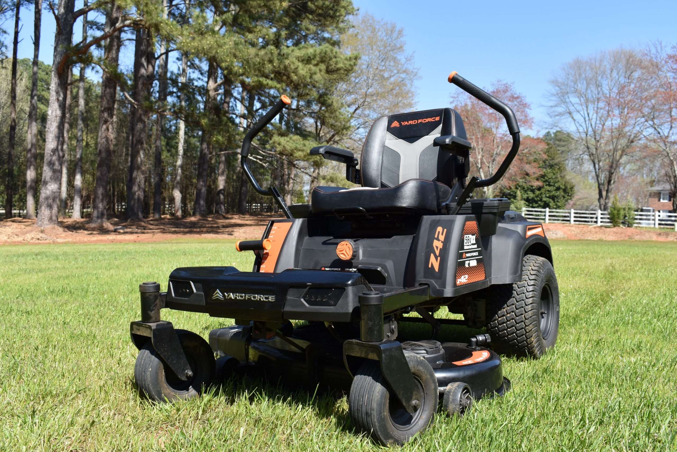 Yard Force 56vRX Z42 42-Inch 56V Battery-Powered Zero-Turn Riding
